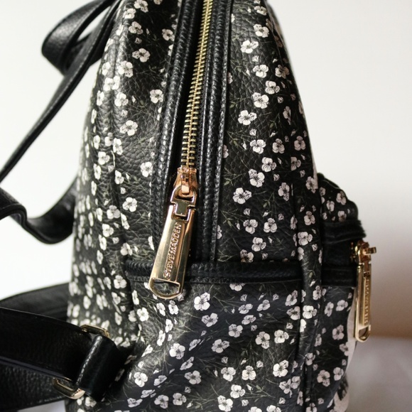 Steve Madden Mini Backpack Purse Flowers/Floral patter - Picture 5 of 6